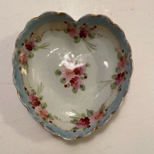 Sweet porcelain heart dish